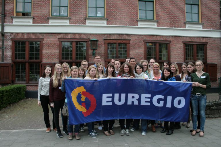 Jonge ambtenaren uit grensgebied D-NL bijeen