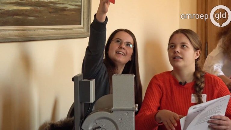 Achterhoekse leerlingen doen proefjes in Duits kasteel