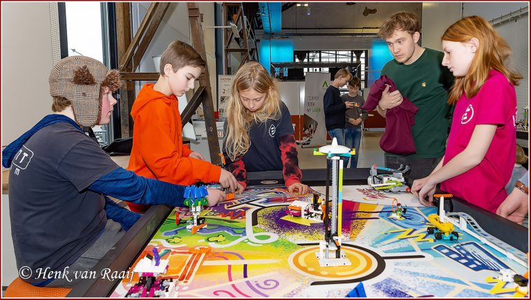 Team SOPOW uit Winterswijk wint regionale finale FIRST LEGO League Challenge